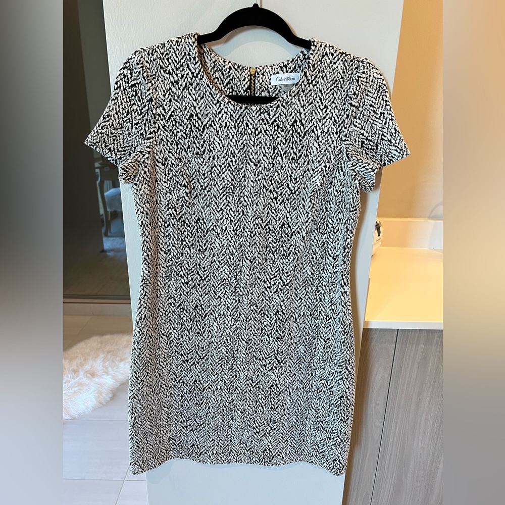 Calvin Klein Boucle simple dress. Size 8.